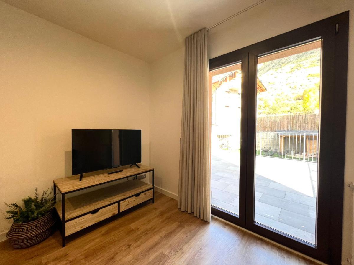 Espot Cowork & Apartments - L'Amfitriona Zewnętrze zdjęcie