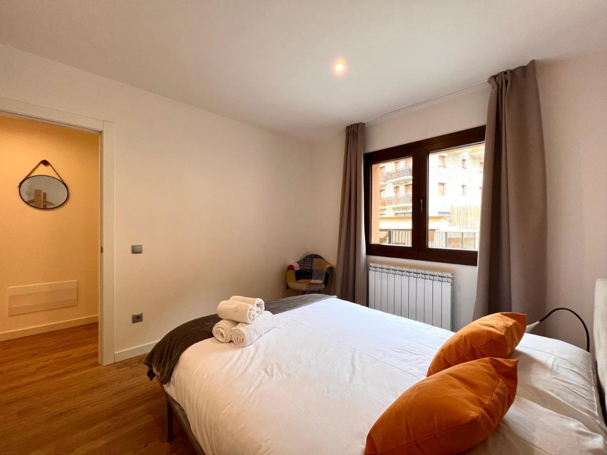 Espot Cowork & Apartments - L'Amfitriona Zewnętrze zdjęcie